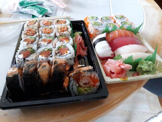 3 rolls lunch combo (6. Spicy King Crab Meat Maki 10. Philadelphia Maki 15. Crazy Maki), Sushi lunch