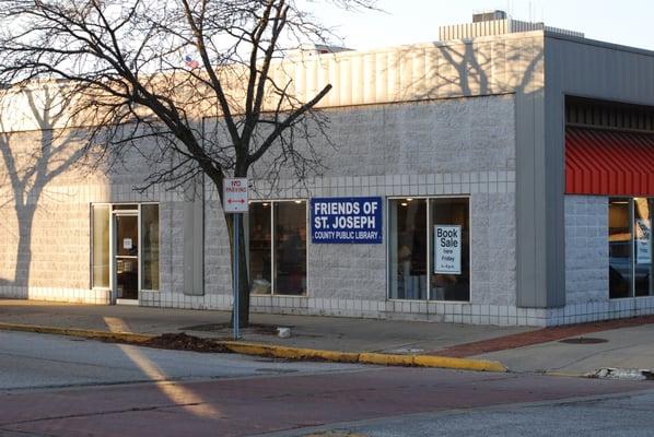 Friends of the Library Bookstore