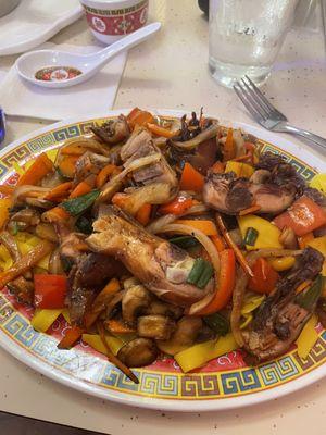 Crispy chicken and vegetables with yellow noodles