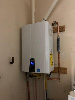 Tankless water heater