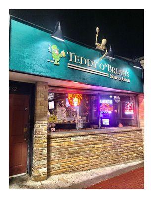 Outside Teddy's O'Brian's Pub.432 Sheridan Rd, Highwood, IL Pub Sports Bar DiveBar.Pool,  Darts,Karaoke,Live Music,Food.Patio ! Cool!