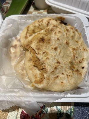 "Pupusas de chicharrón"