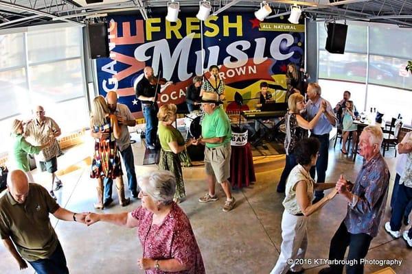 Lady Be Good at Central Market, Austin, TX. Photo by Kim Yarbrough.