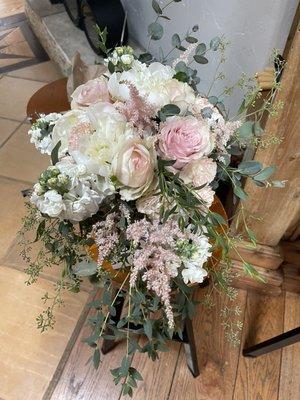 Peonies, and roses in white, soft pink and cream--gorgeous!