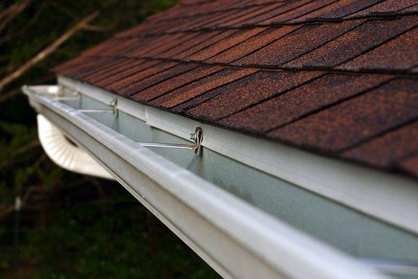 Rain Gutters Repairing Expert