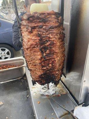 we have tacos
asada 
pastor
chorizo
buche
cabeza
lengua
zuadero
tripa
tenemos cebollitas y chiles asados gratis