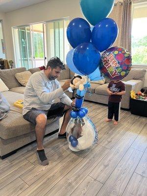 balloon arrangement for first birthday party