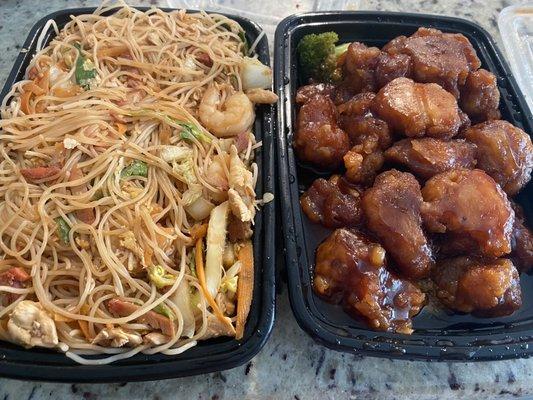 Pancit and non-spicy General Tso chicken