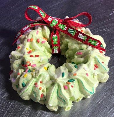 Christmas wreath meringue