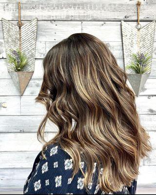 Natural Balayage

Stylist Melissa