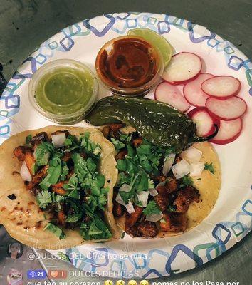 Rico's tacos de carne enchilada