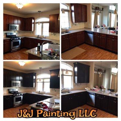 Gel stained cabinets! Stain your cabinets without losing the wood-looking style using gel stain!