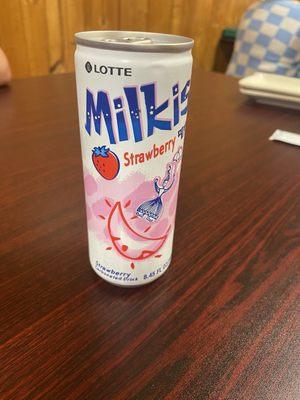 Strawberry soda (Milkis)