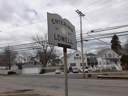 Entering Lowell from Dracut.