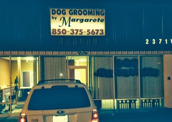 Dog Grooming by Margarete