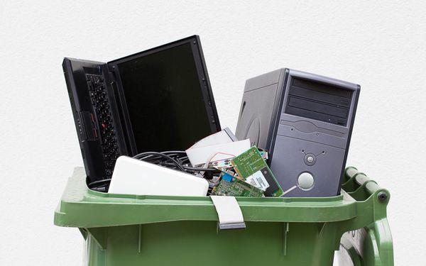 WE RECYLE OLD ELECTRONICS FOR FREE - WE REBUILD THEM !