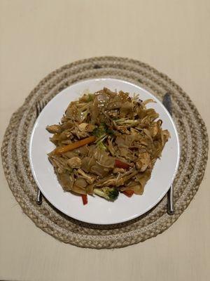 Pad Key Mao (drunken noodles) with chicken