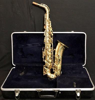 Alto saxophones