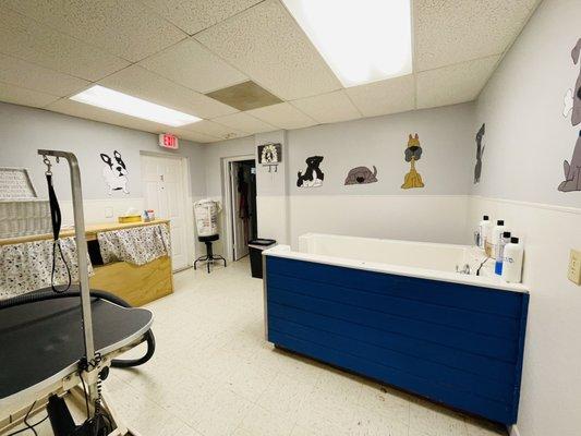 Hound Lounge Doggie Daycare and Grooming