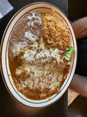 Enchilada and chili relleno combination