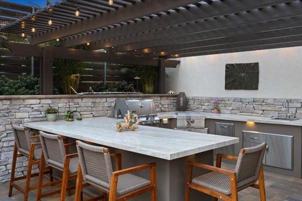 Perfect combination of shade and sunlight for this outdoor living space with aluminum lattice patio cover.