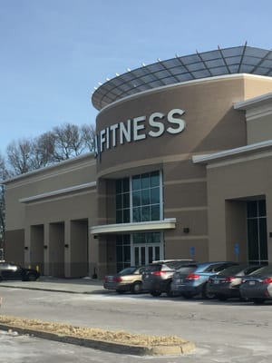 East Walpole LA Fitness -- Walpole Mall : 20 Providence Highway / Route 1, East Walpole             Storefront