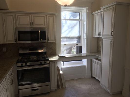 East Avenue kitchen breakfast nook apt4