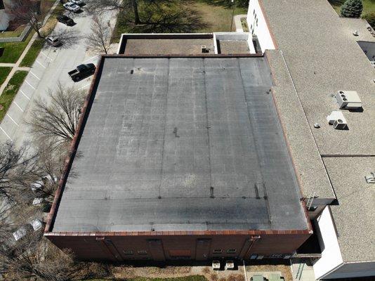 Commercial roof install