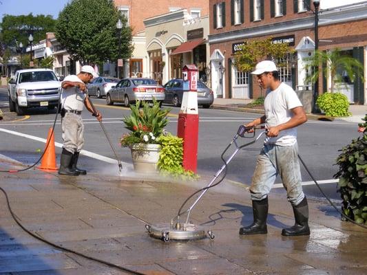 Many businesses use our industrial cleaning services to remove grime, graffiti and gum from sidewalks and buildings.