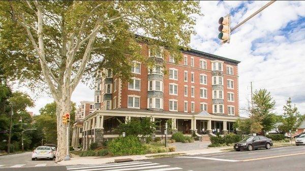 Beautiful Apartments in a great neighborhood. Newly renovated. Lovely bay windows. Affordable pricing.