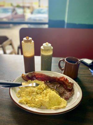 Steak, eggs & bacon (à la carte)