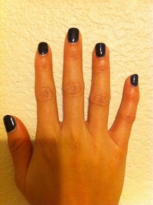 OPI axxium gel polish in "Russian Navy" it's been over and week and it still looks new! I love this stuff.