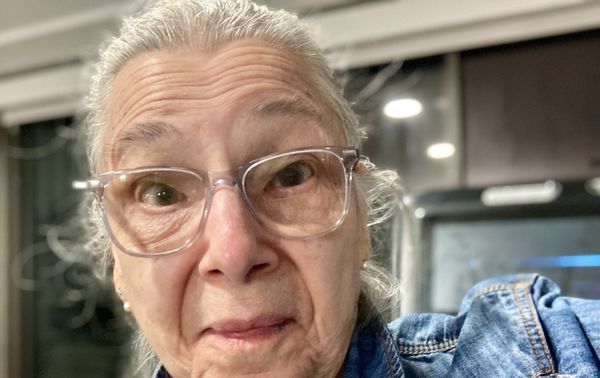 The tired old lady in her new eyeglasses never gives up! I'm on the treadmill. 04/05/24