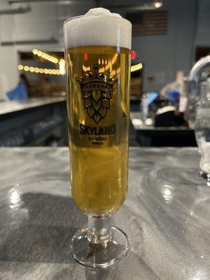 Slow pour Pilsner