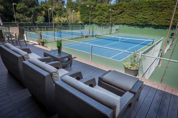 5 lighted tennis courts