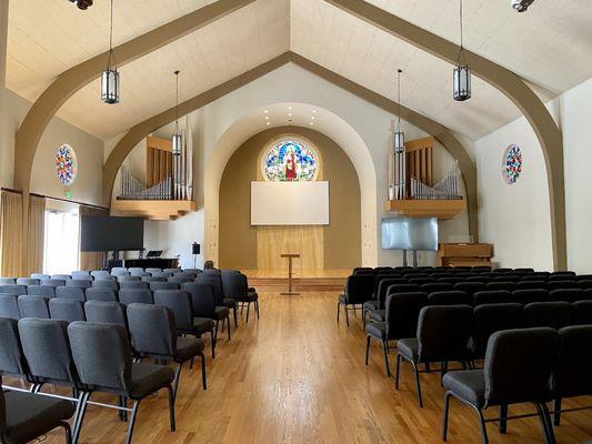 Our local Glendale Chapel is the perfect size for every kind of service, from traditional burials to cremations with memorials.