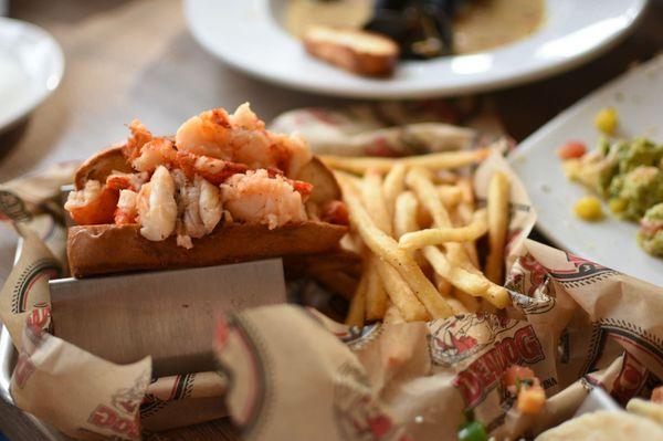 Hot lobster roll