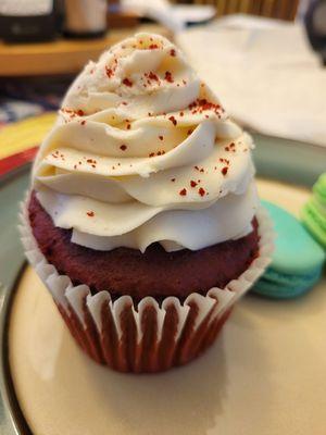 Well balanced red velvet