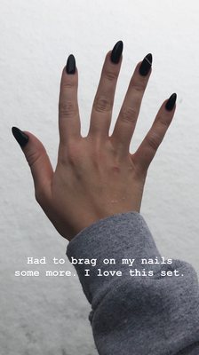 VyVy Nails