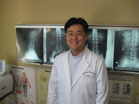 Dr. Chris Yi, D.C.