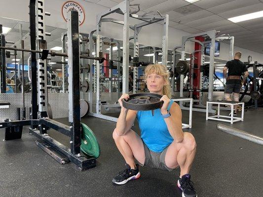 Deep squat HOLDS are a great way to improve mobility in your hips & ankles.