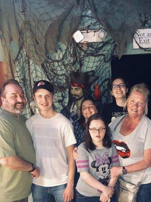 Family picture before entering the Escape Room!