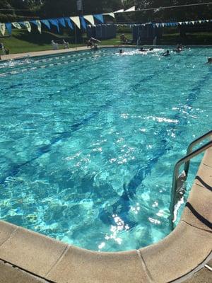 Love this swim club, always two lanes for laps.