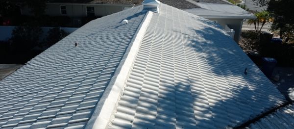 This is a roof i pressure washed for a customer,they was satisfied.