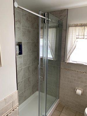 Tile shower surround with Glass doors