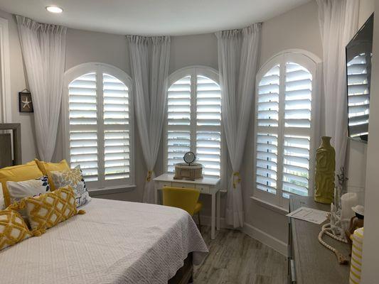 These are our 4 1/2" Clearview plantation shutters with divider rails. Made right here in Deland. Call us for your free estimate toay!!!