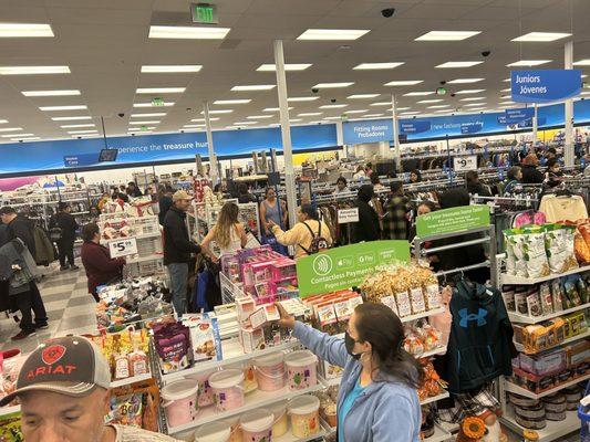 Hollister locals are excited to shop at Ross!