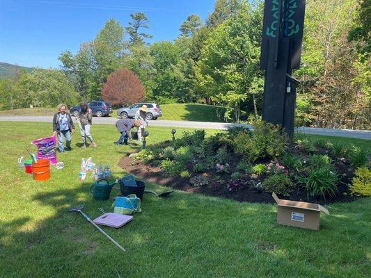 Gardens & Grounds Committee keeps us looking terrific!