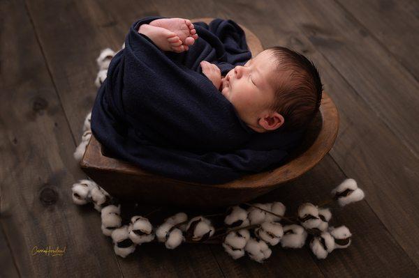 Newborn boy in studio.