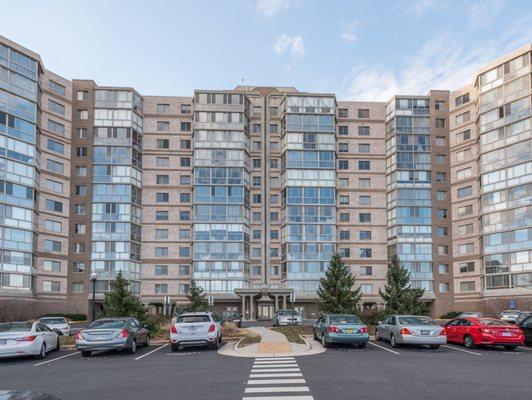 Lansdowne Woods Condo